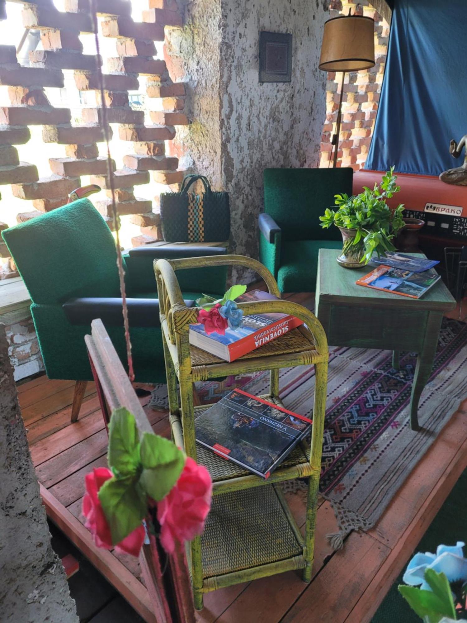 Nomads Glamp Hostel Bled Exterior photo