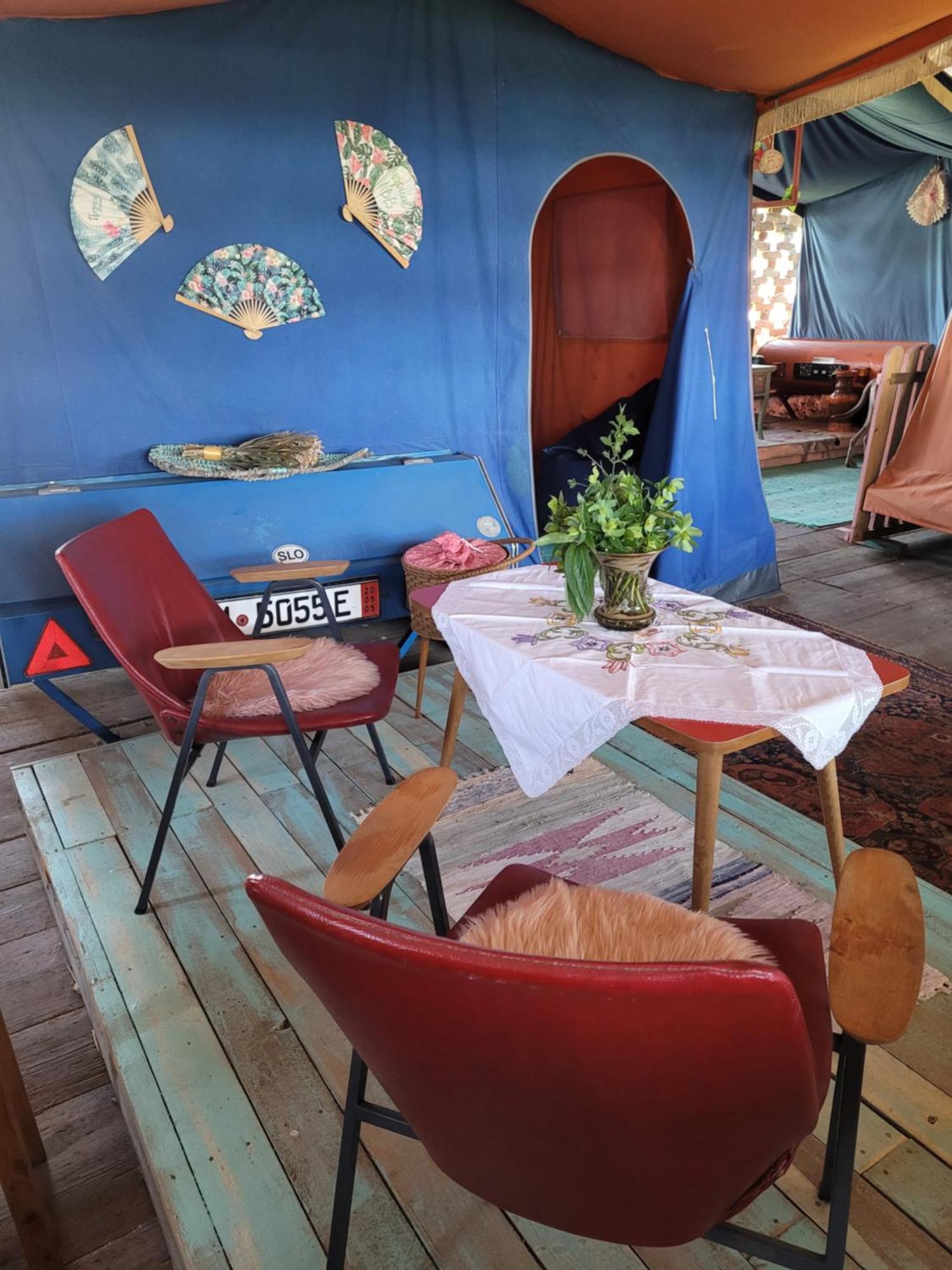 Nomads Glamp Hostel Bled Exterior photo